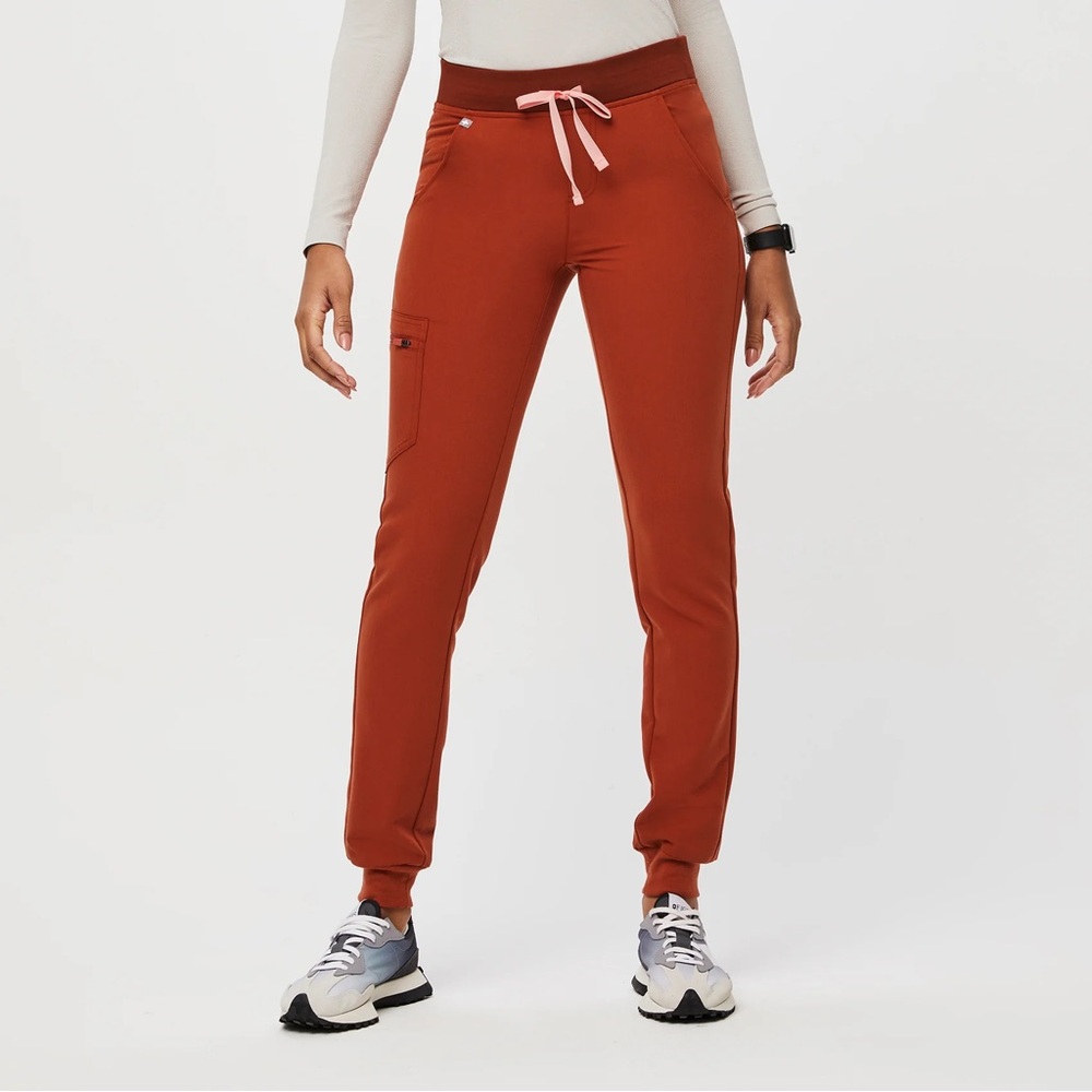 NWOT Figs Zamora High Waisted Jogger Scrub Pant in Auburn
